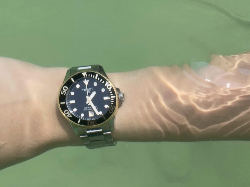 TISSOT シースター 1000 36MM　海中