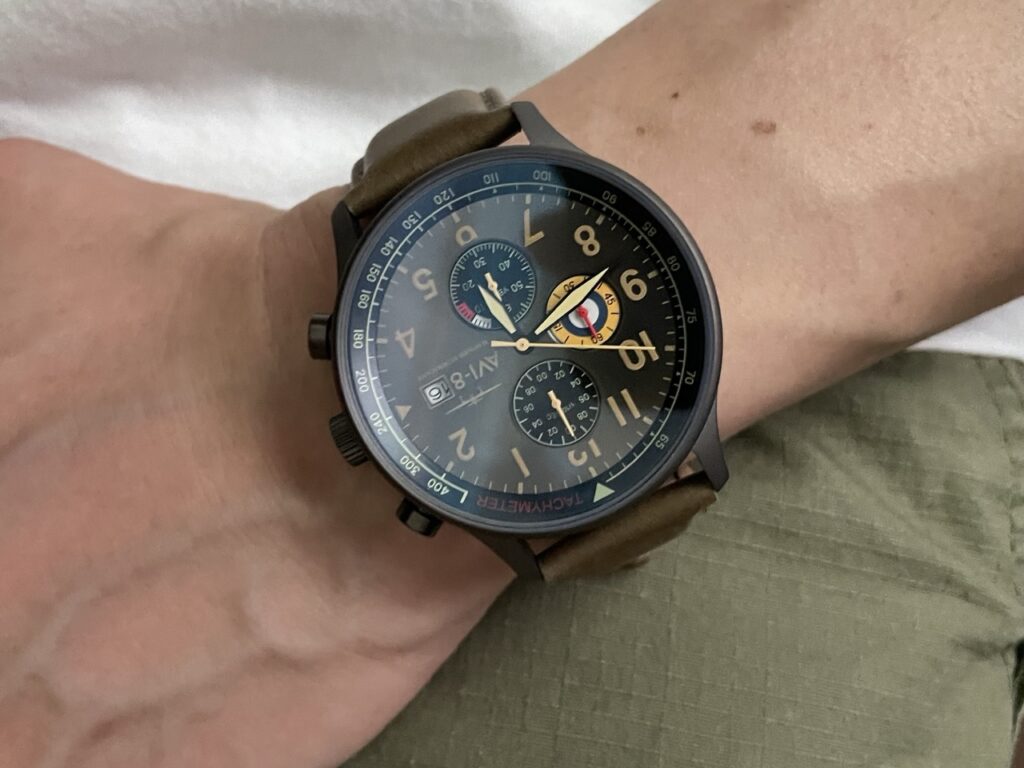 AVI-8 Hawker Hurricane Classic Chronograph　装着